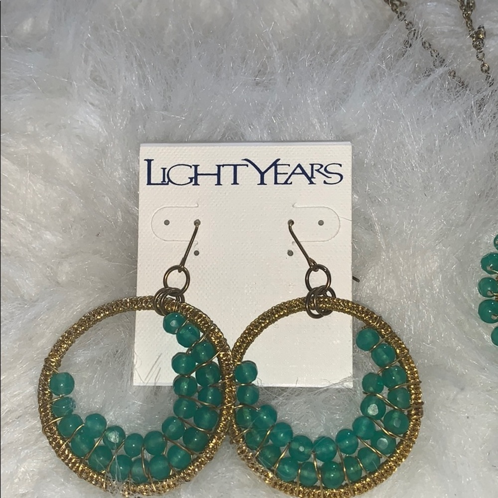 Turquoise beaded earrings and necklace